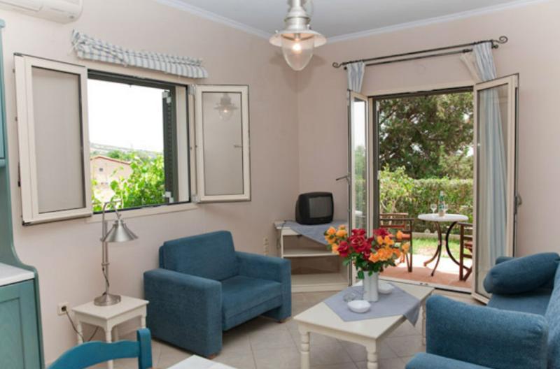 Liocharis Apartments Lourdata  Exterior photo